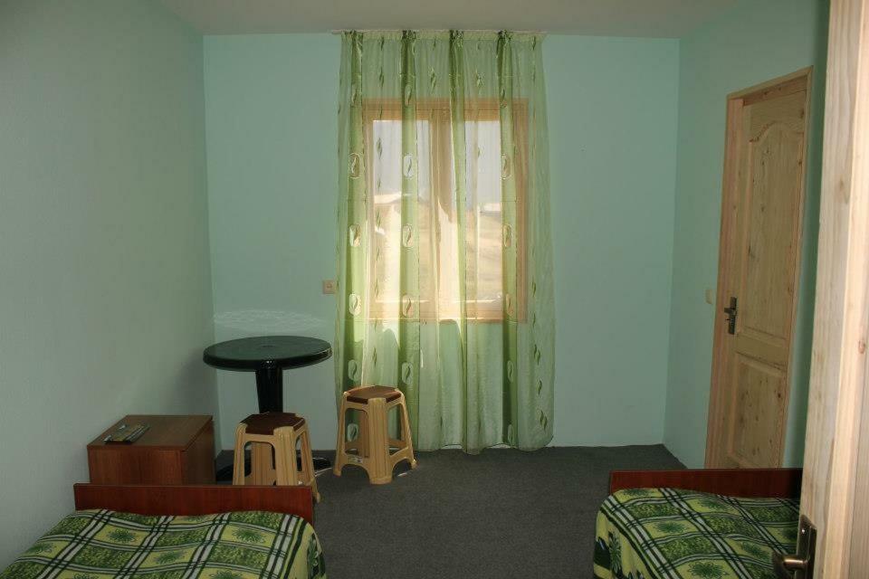Guest House Tsasne Omalo Exterior foto